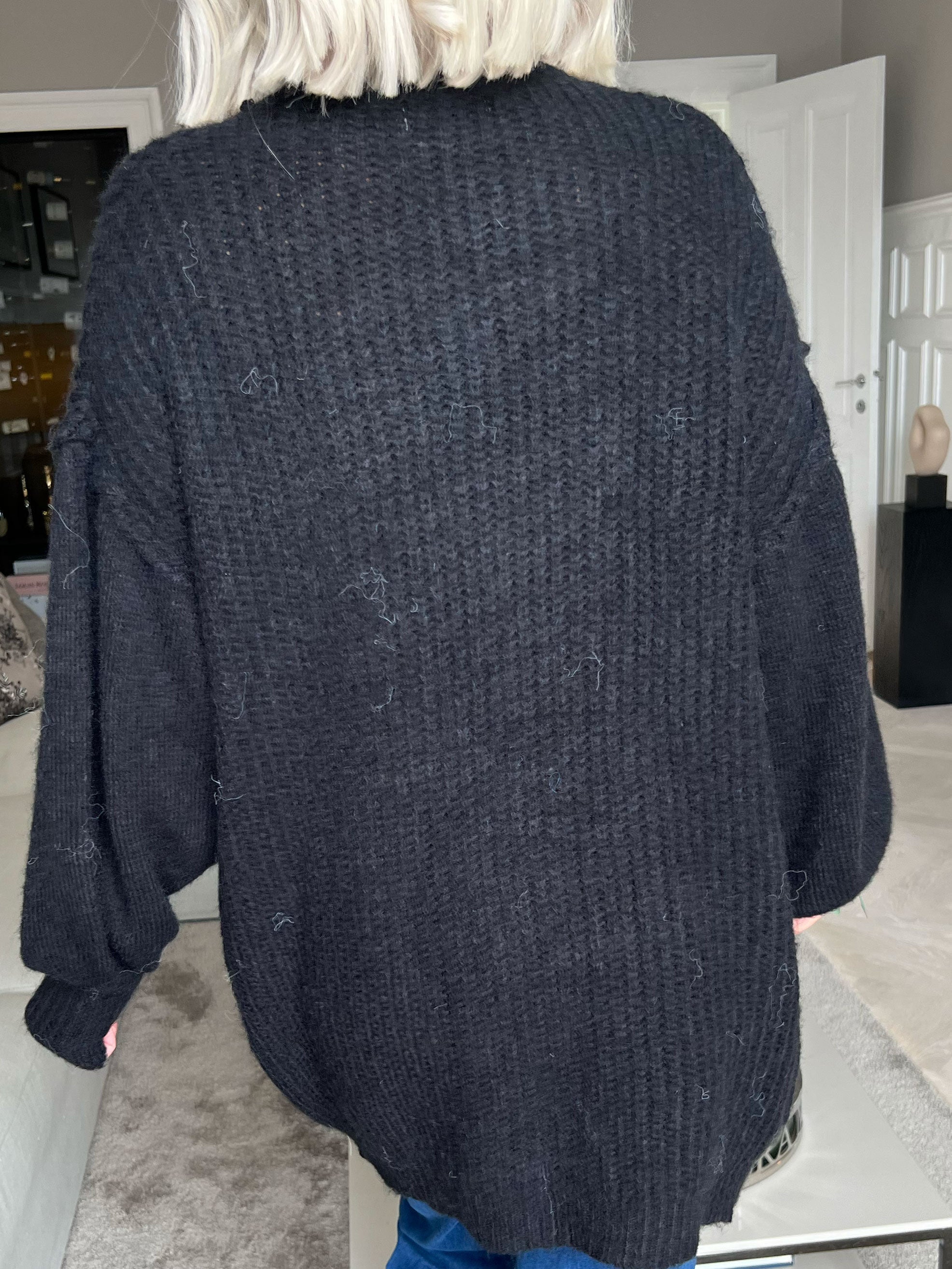 Leana - Lång mjuk stickad blus med ballongärmar